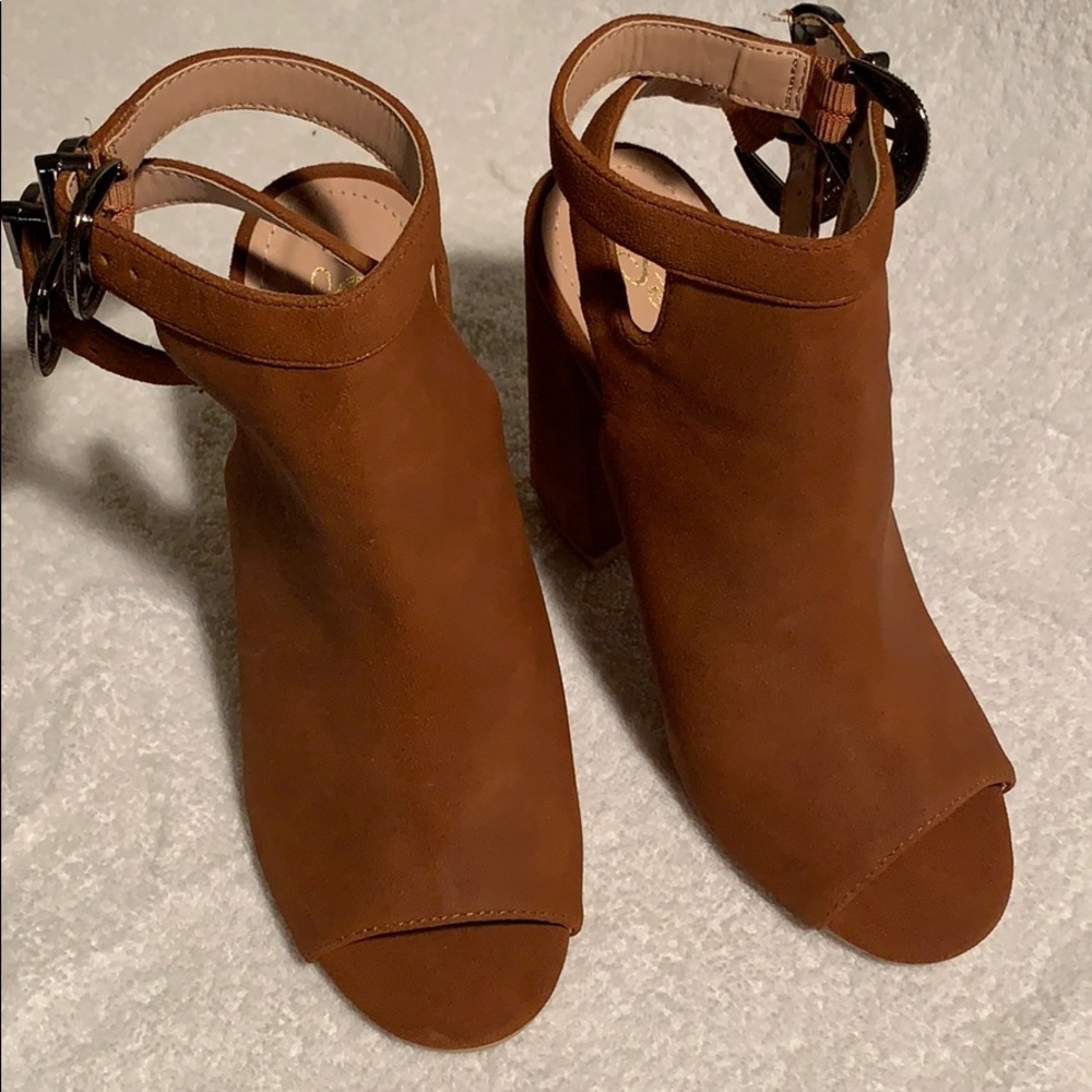 Brown/Camel suede open back pumps
